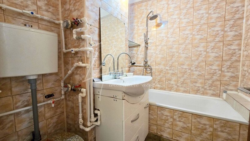 Pantelimon Apartament de 3 camere, 76mpu, decomandat, bloc din 1979,